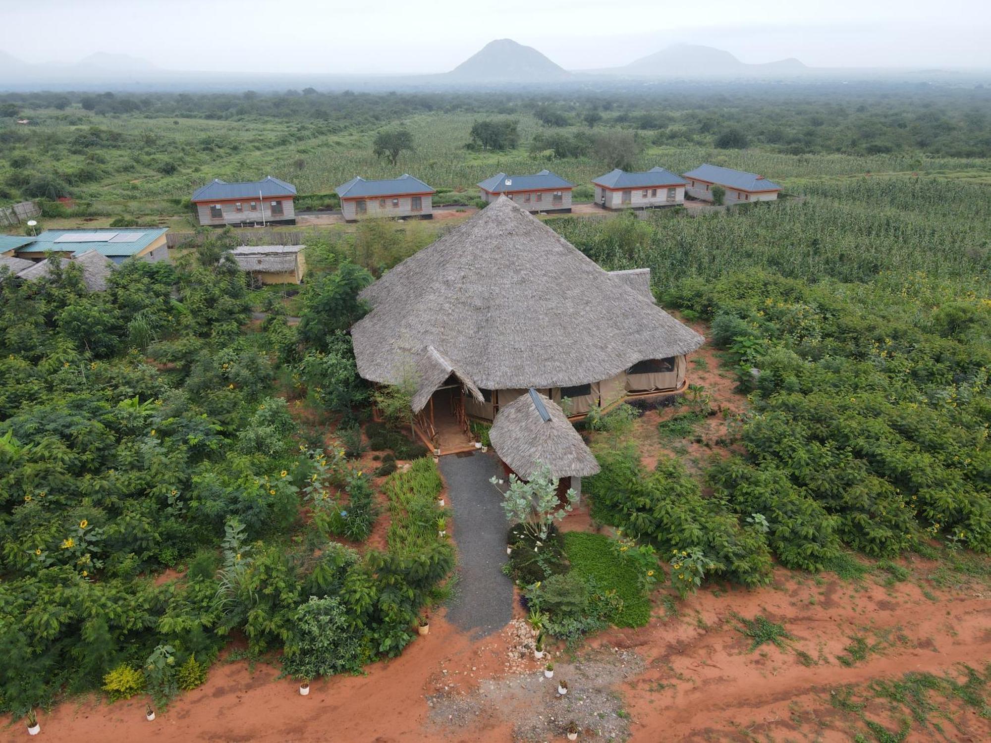 Tausa Tsavo Eco Lodge Voi Exterior photo