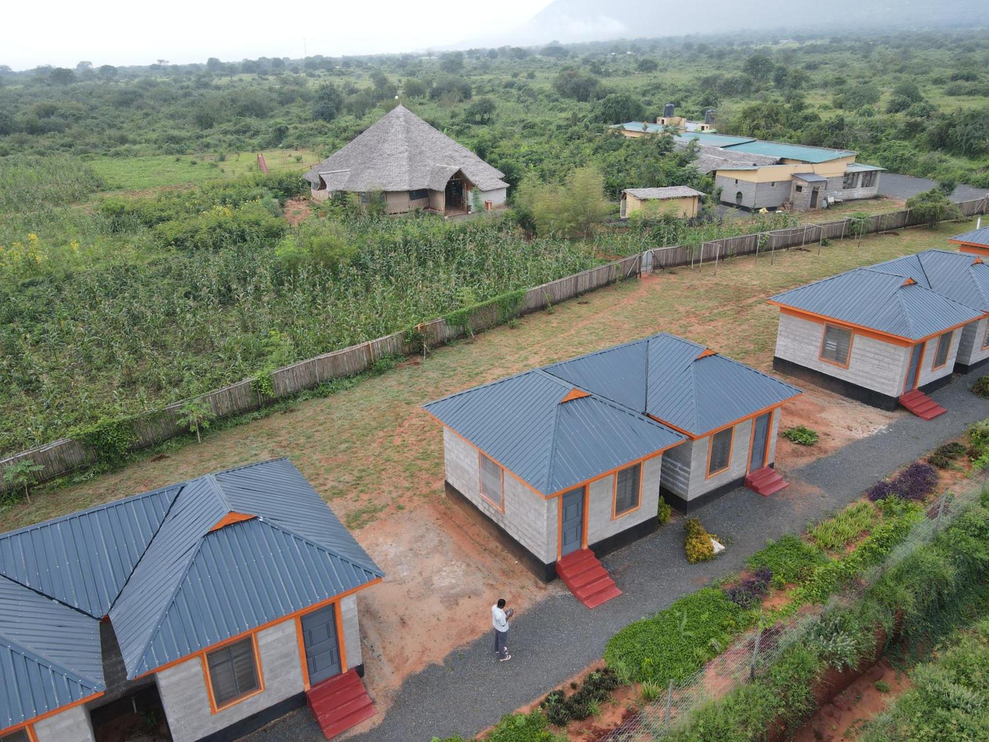 Tausa Tsavo Eco Lodge Voi Exterior photo