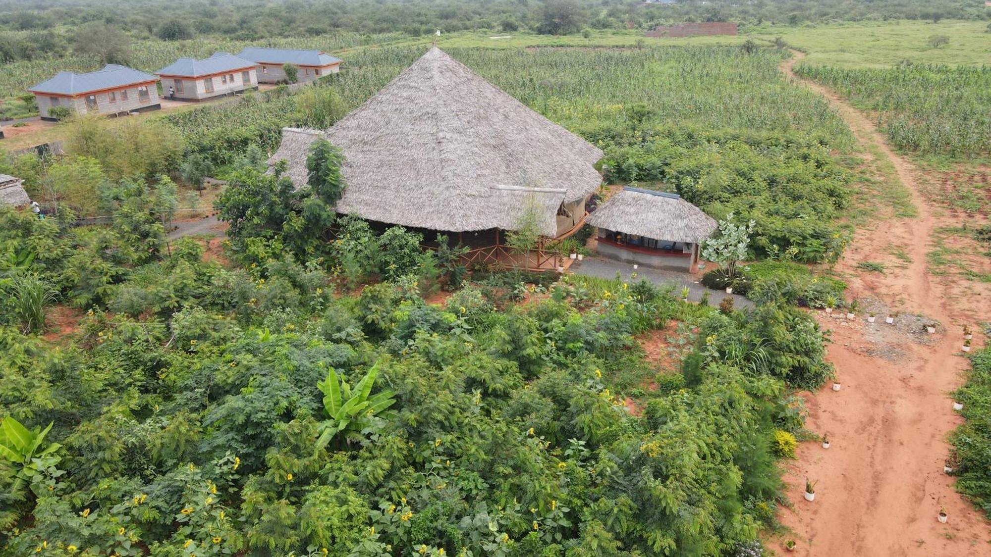 Tausa Tsavo Eco Lodge Voi Exterior photo