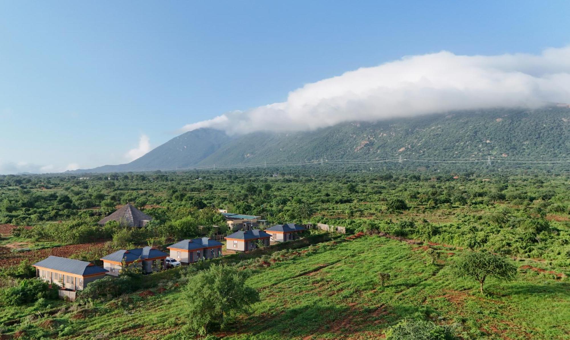Tausa Tsavo Eco Lodge Voi Exterior photo